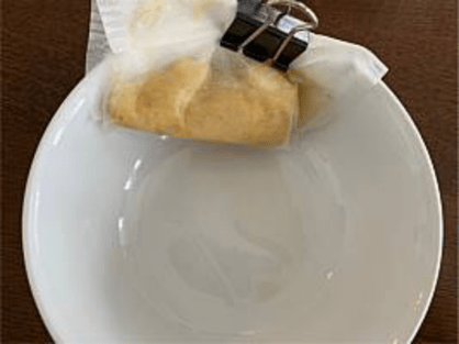 島バナナと比較するためフィリピン産キャベンディッシュの果汁を絞る