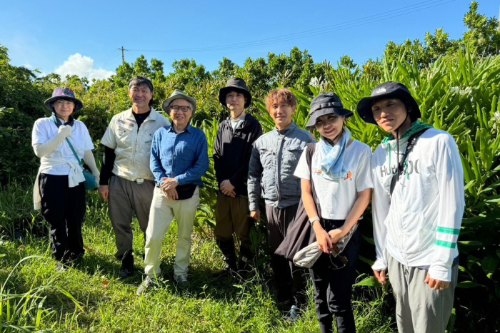 島バナナ栽培技術確立プロジェクト 高橋 健さんの島バナナ畑を見学・視察しました。 2024/06/22