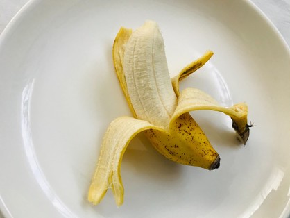 島バナナをむいた状態。皮が薄い。