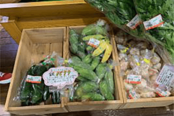 沖縄物産の店、銀座の「わしたショップ」で銀バナナを見かけました。