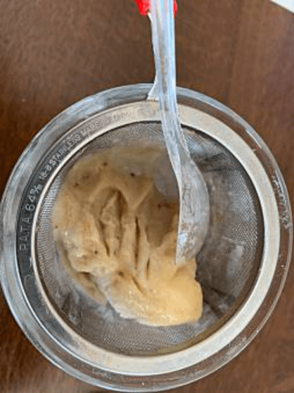 冷凍島バナナをペースト状にする過程