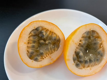 島バナナへの理解を深める、他の熱帯果樹・果物への関心_ミズレモン断面